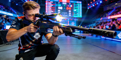 CS:GO明星选手s1mple在锦标赛中瞄准的经典瞬间